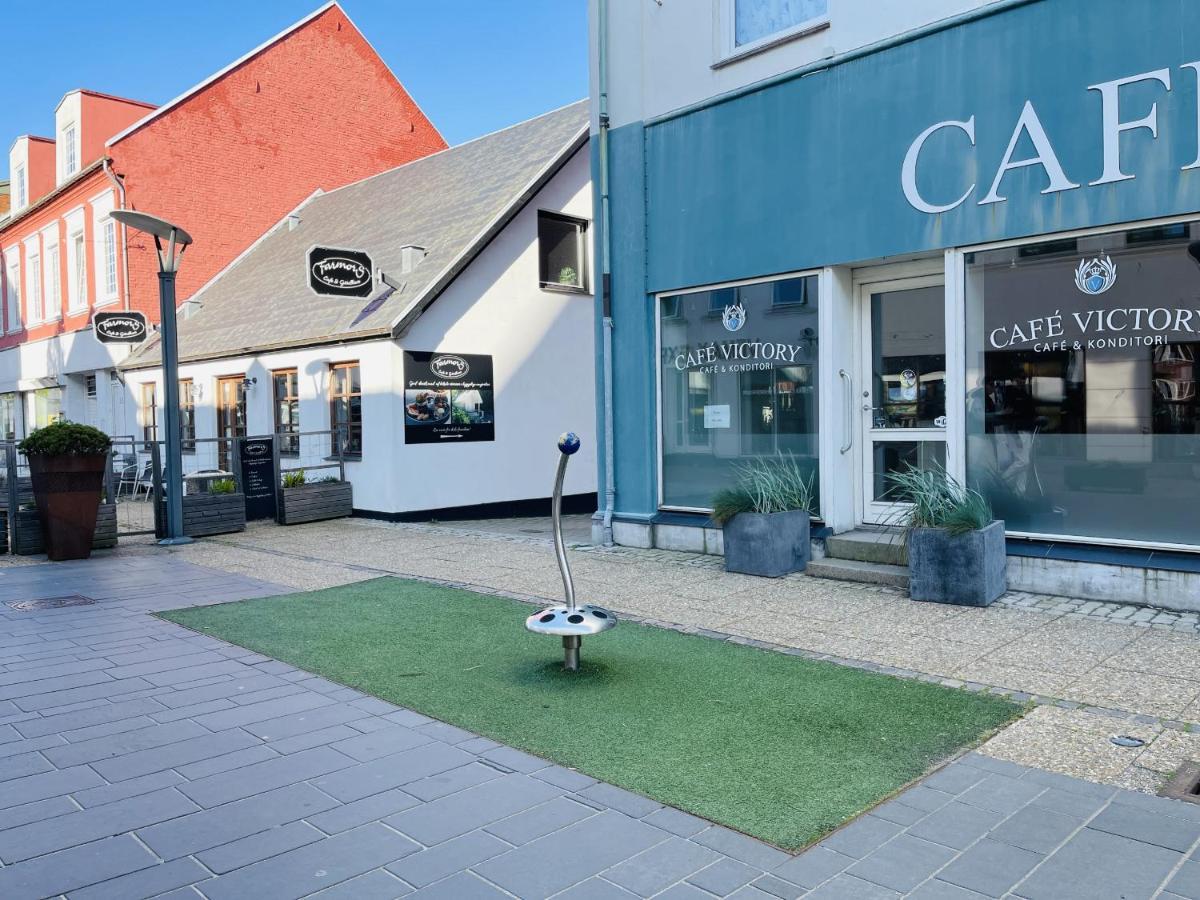 Aday - Charming Apartment In The Pedestrian Street Of Frederikshavn Exterior foto